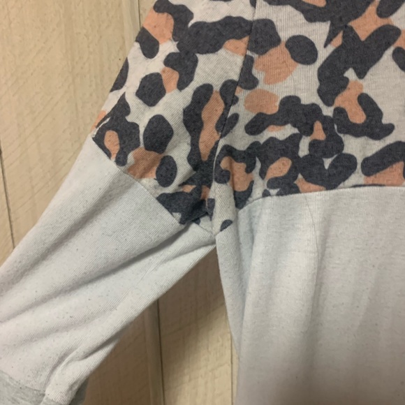 cheetah color block sweatshirt - Picture 2 of 5